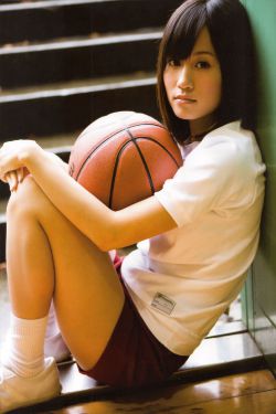 女生把坤放男生定眼里